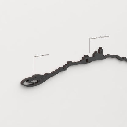 Detalle de la Catedral de Tarragona en la silueta de madera del skyline de Tarragona.