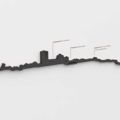 Detalle de la Catedral de Zamora en la silueta de madera del skyline de Zamora.