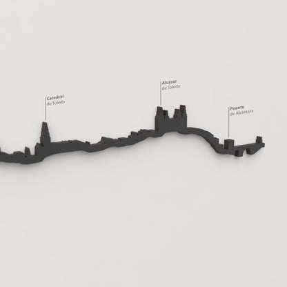 Skyline Toledo – detalle de la Catedral de Toledo en madera negra.