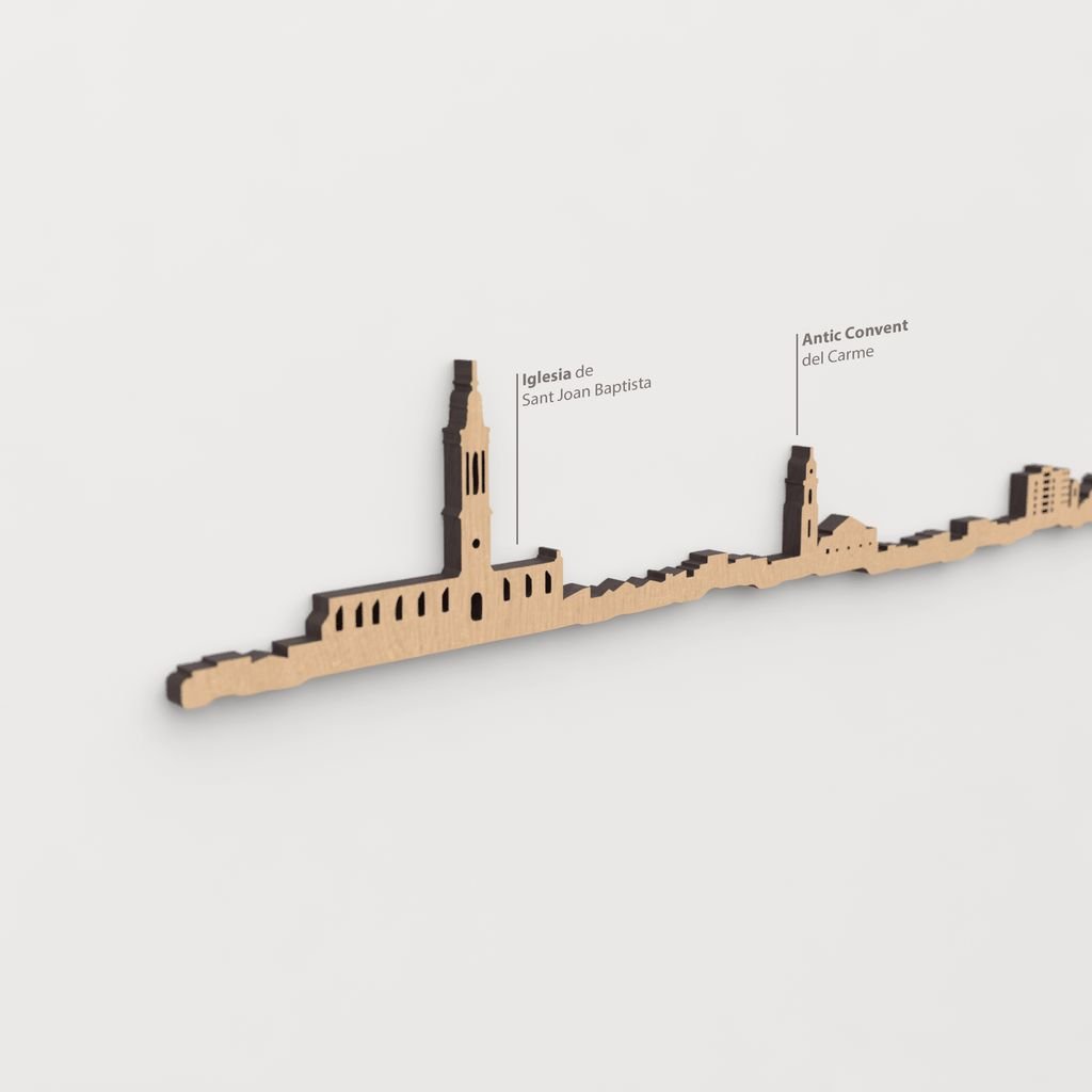 Vista detallada de la Iglesia de Sant Joan Baptista en el skyline de Valls color marrón.