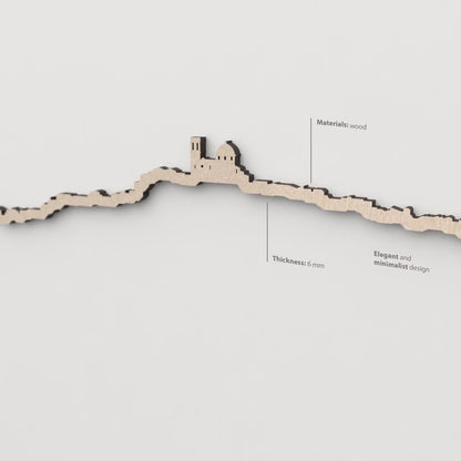 Primer plano de la cúpula azul de la Iglesia del Consuelo en la silueta de madera de Altea.