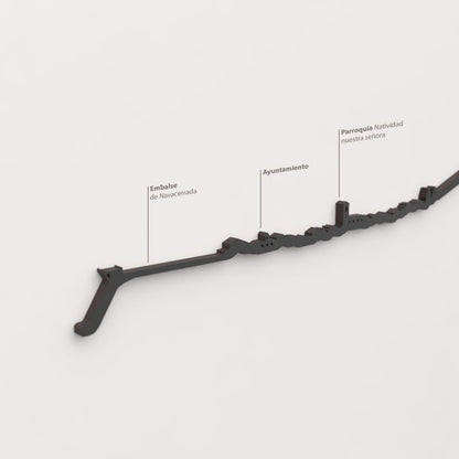 Skyline Navacerrada – detalle del Embalse de Navacerrada en madera negra.