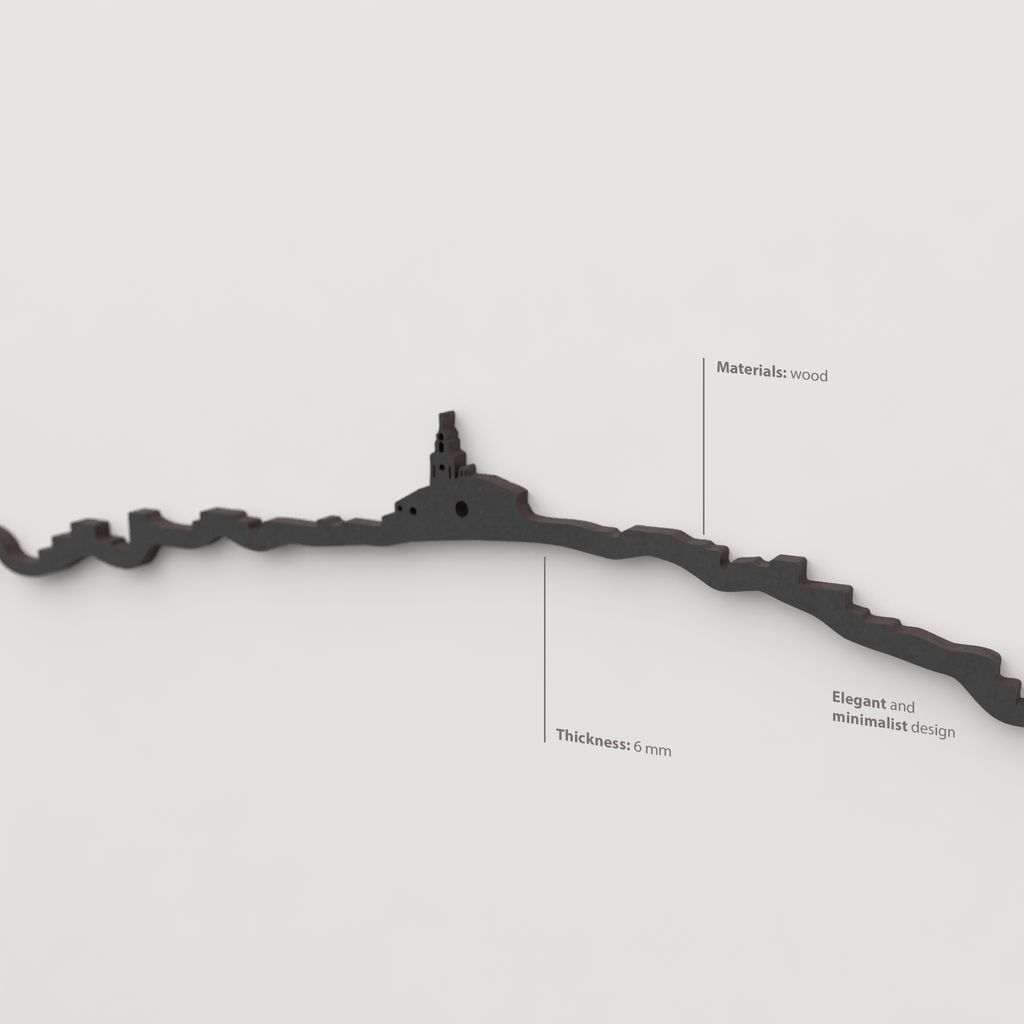 Detalle de la Església de Santa Maria en la silueta de madera del skyline de Cadaqués.