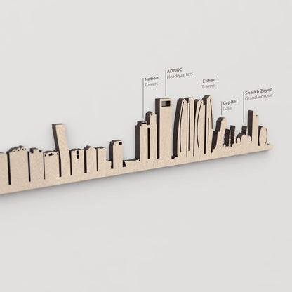 Skyline Abu Dabi – primer plano de las Etihad Towers en madera natural.