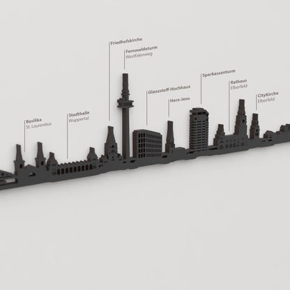 Skyline Wuppertal – detalle de Fernmeldeturm Westfalenweg en madera negra.