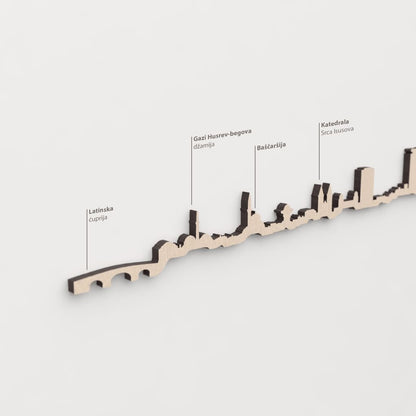 Skyline Sarajevo – detalle de la mezquita Gazi Husrev-begova džamija en madera natural.