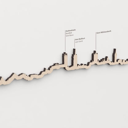Skyline Gante – primer plano del Het Belfort van Gent en madera natural.
