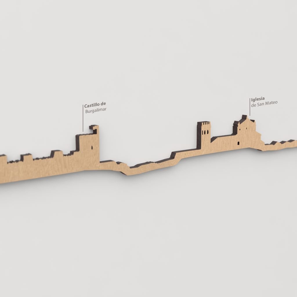 Skyline Banos de la Encina – detalle de la Iglesia de San Mateo en madera marrón.