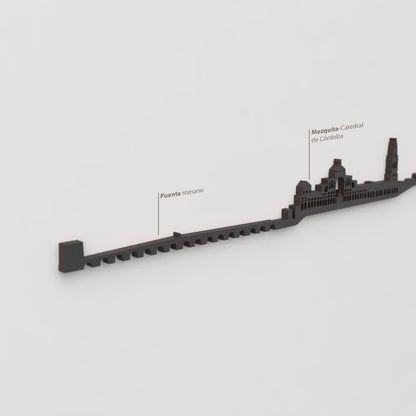 Detalle de la Mezquita-Catedral de Córdoba en la silueta de madera.