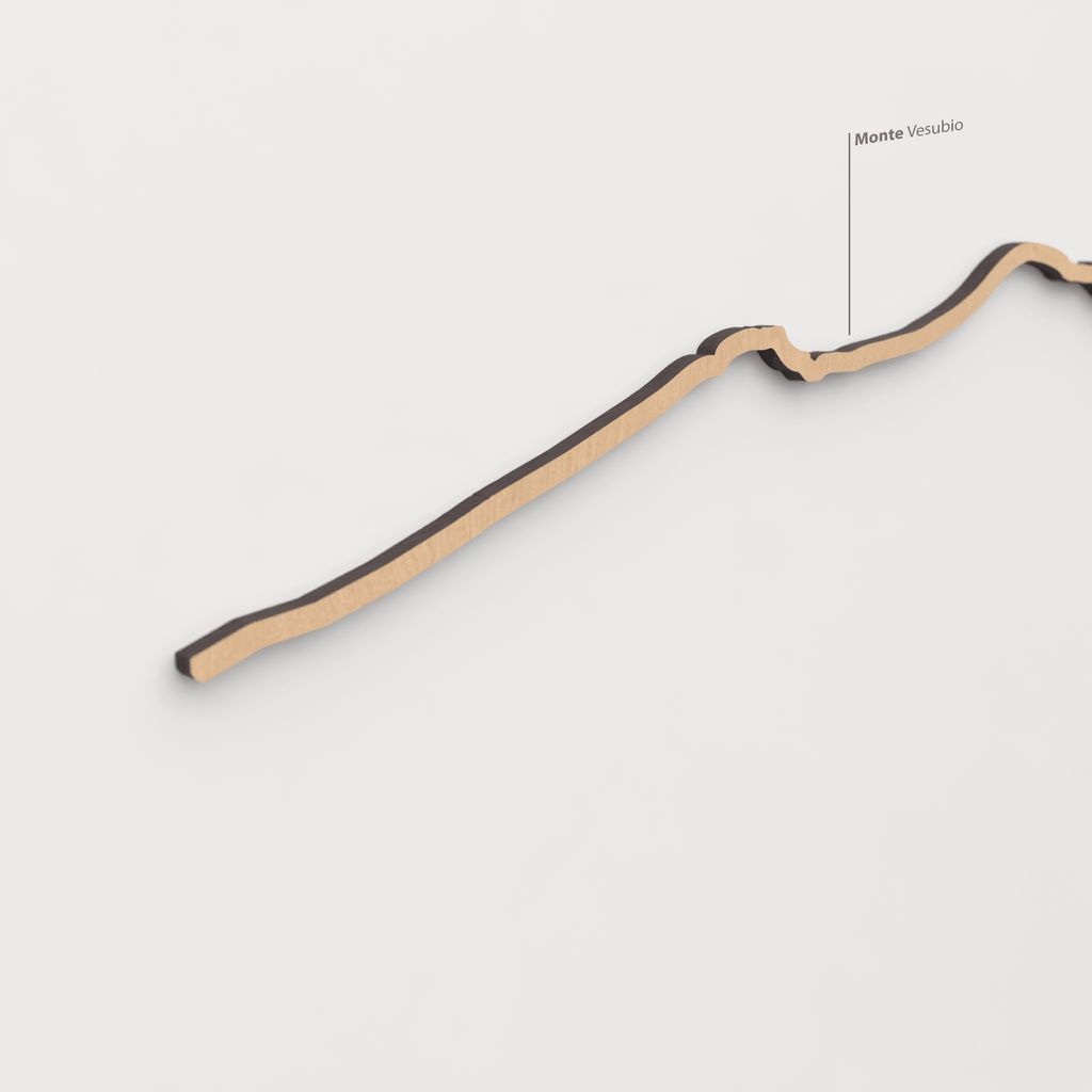 Skyline Monte Vesubio – detalle del Monte Vesubio en madera marrón.