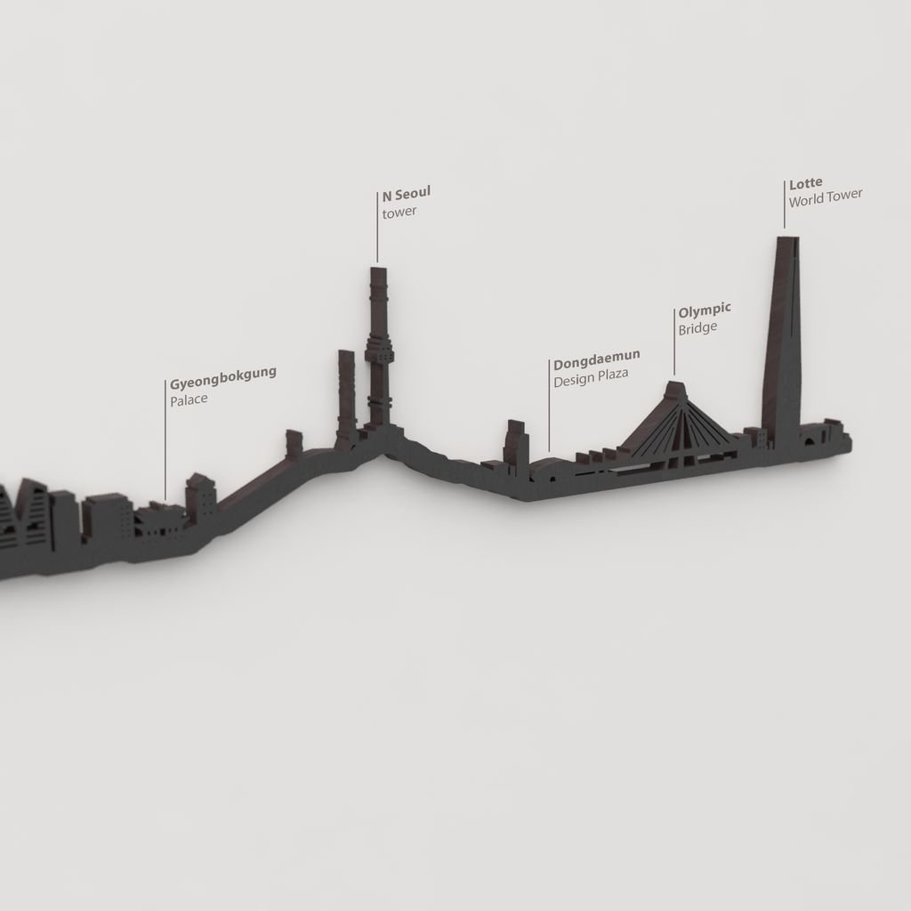 Detalle de la N Seoul Tower en la silueta de madera del skyline de Seoul.