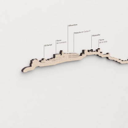 Primer plano del Palacio de Carlos V en la silueta de madera de Granada.