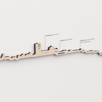 Primer plano del Palacio episcopal en la silueta de madera de Zamora.