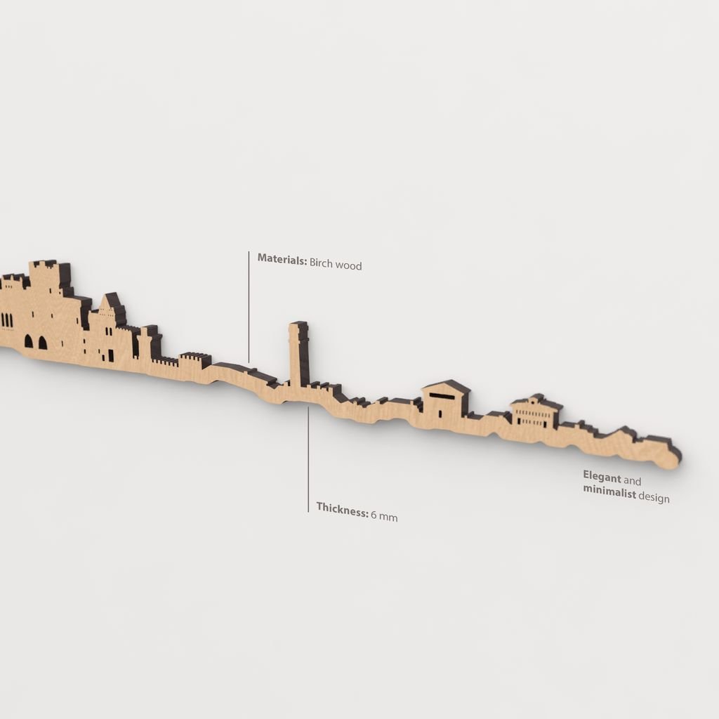 Skyline Olite – detalle del Palacio Real de Olite en madera marrón.