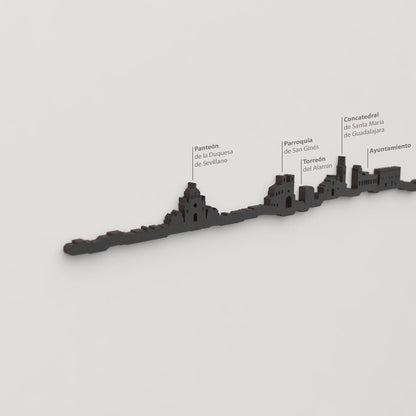 Skyline Guadalajara – detalle del Panteón de la Duquesa de Sevillano en madera negra.