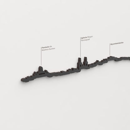 Skyline San Fernando – detalle del Panteón de Marinos Ilustres en madera negra.