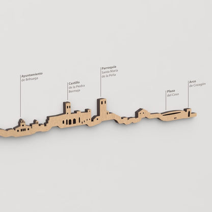 Vista detallada de la Parroquia de Santa María de la Peña en el skyline de Brihuega.