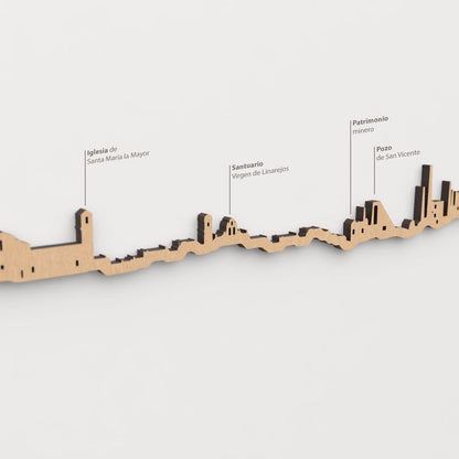 Skyline Linares – detalle del Pozo de San Vicente en madera marrón.