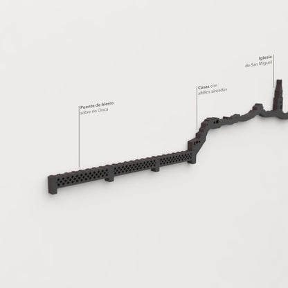 Skyline Fraga – detalle del Puente de Hierro sobre el rio Cinca en madera negra.
