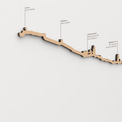 Skyline Orihuela – detalle del Seminario Diocesano de San Miguel en madera marrón.