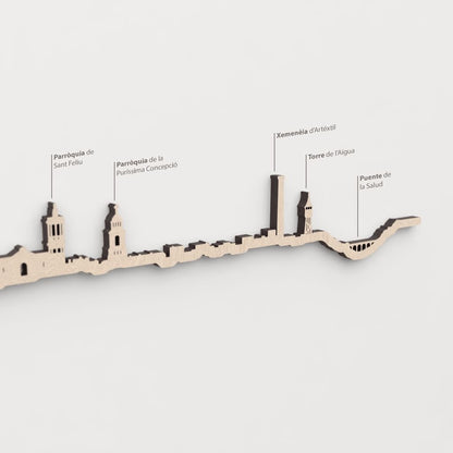 Skyline Sabadell – primer plano de la Torre de l’Aigua en madera natural.
