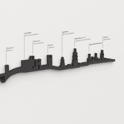 Skyline Ponferrada – detalle de la Torre de Moclin en madera negra.
