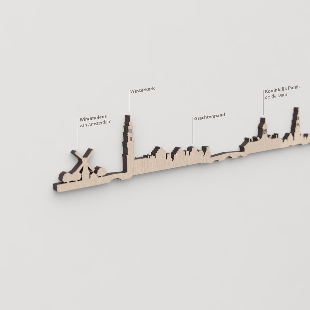 Skyline Ámsterdam – primer plano de la Westerkerk en madera natural.