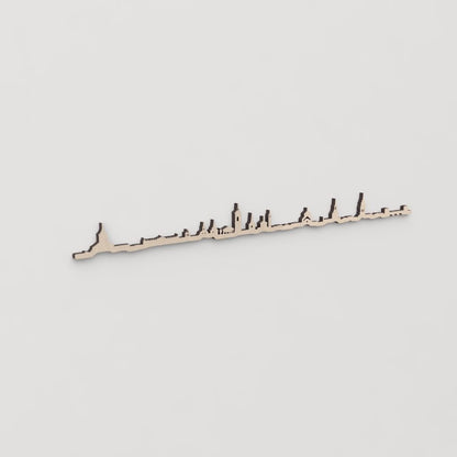 Regalo original: silueta skyline Alcalá de Henares en madera natural.