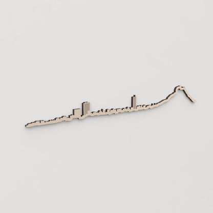 Idea de regalo original: la silueta del skyline de Alicante en madera natural.
