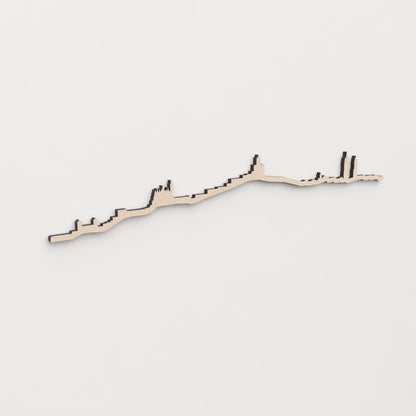 Idea de regalo original: la silueta del skyline de Antequera en madera natural.