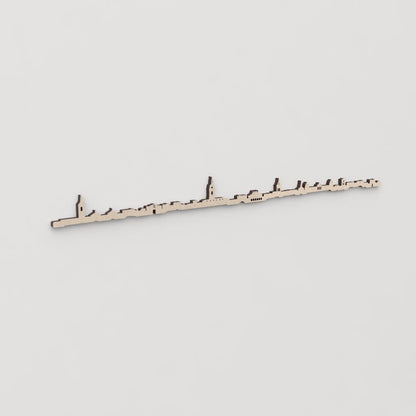 Idea de regalo original: la silueta del skyline de Ciudad Real en madera natural.
