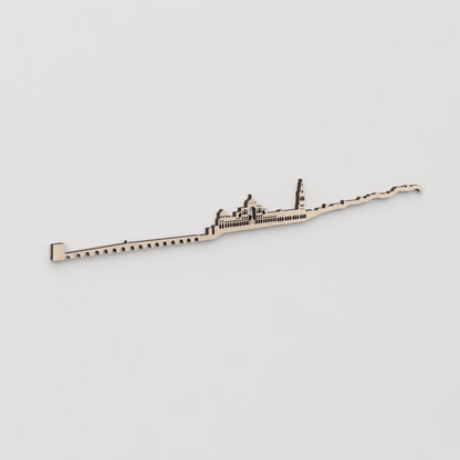 Idea de regalo original: skyline de Córdoba en madera natural para decorar el hogar.