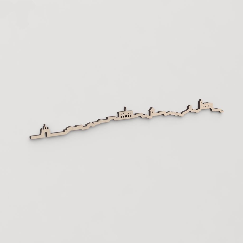 Regalo original en madera: silueta skyline de Covaleda para amantes de su arquitectura.