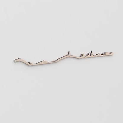 Idea de regalo original: skyline de Donostia tallado en madera decorativa.