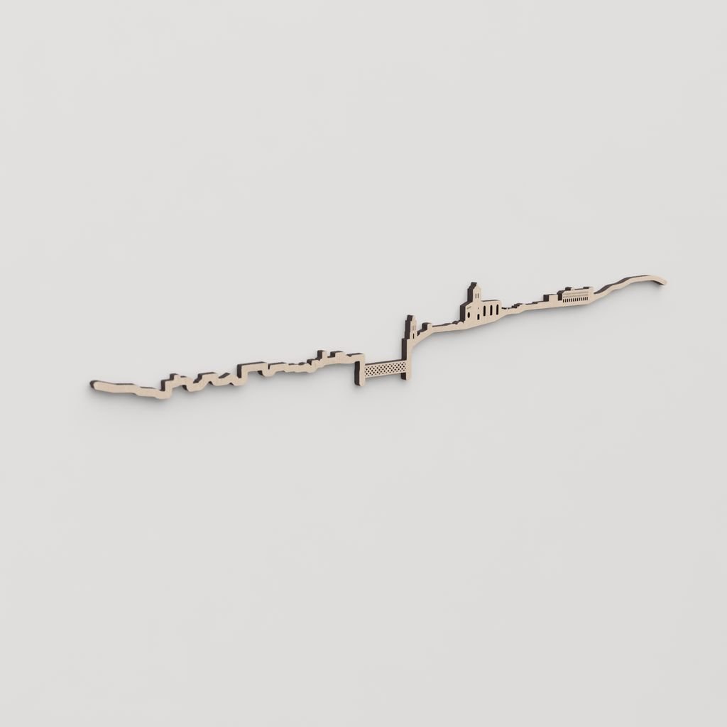 Regalo original: silueta skyline Girona en madera natural.