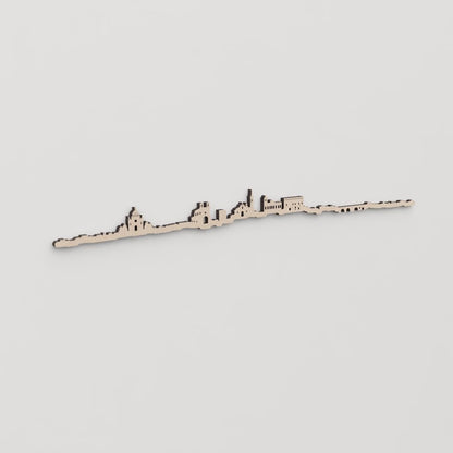 Regalo original: silueta skyline Guadalajara en madera natural.