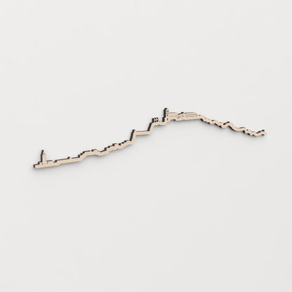 Regalo original: silueta skyline Ibiza en madera natural.