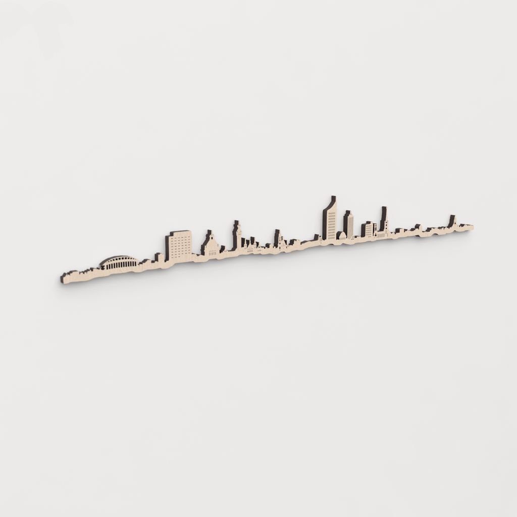 Regalo original: silueta skyline Leipzig en madera natural.