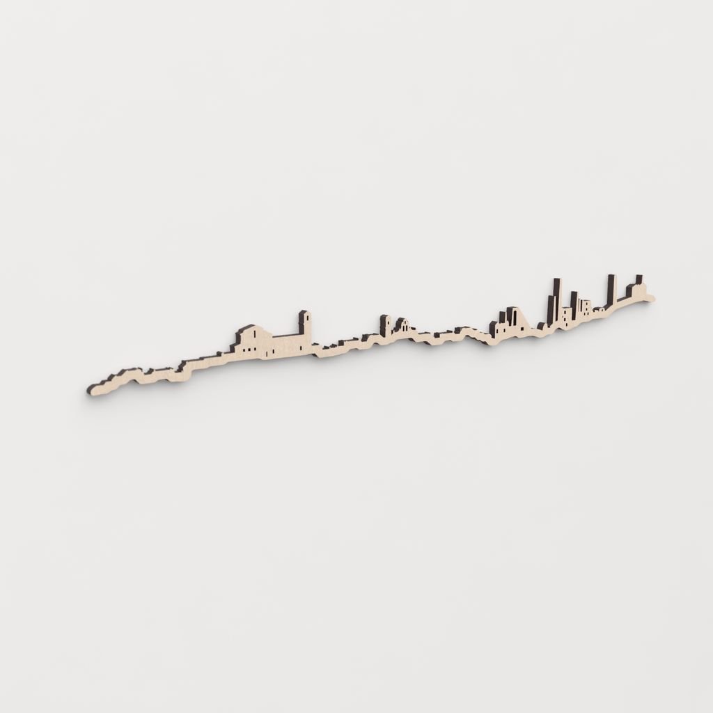 Regalo original: silueta skyline Linares en madera natural.