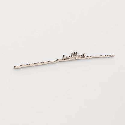 Regalo original: silueta skyline Mafra en madera natural.