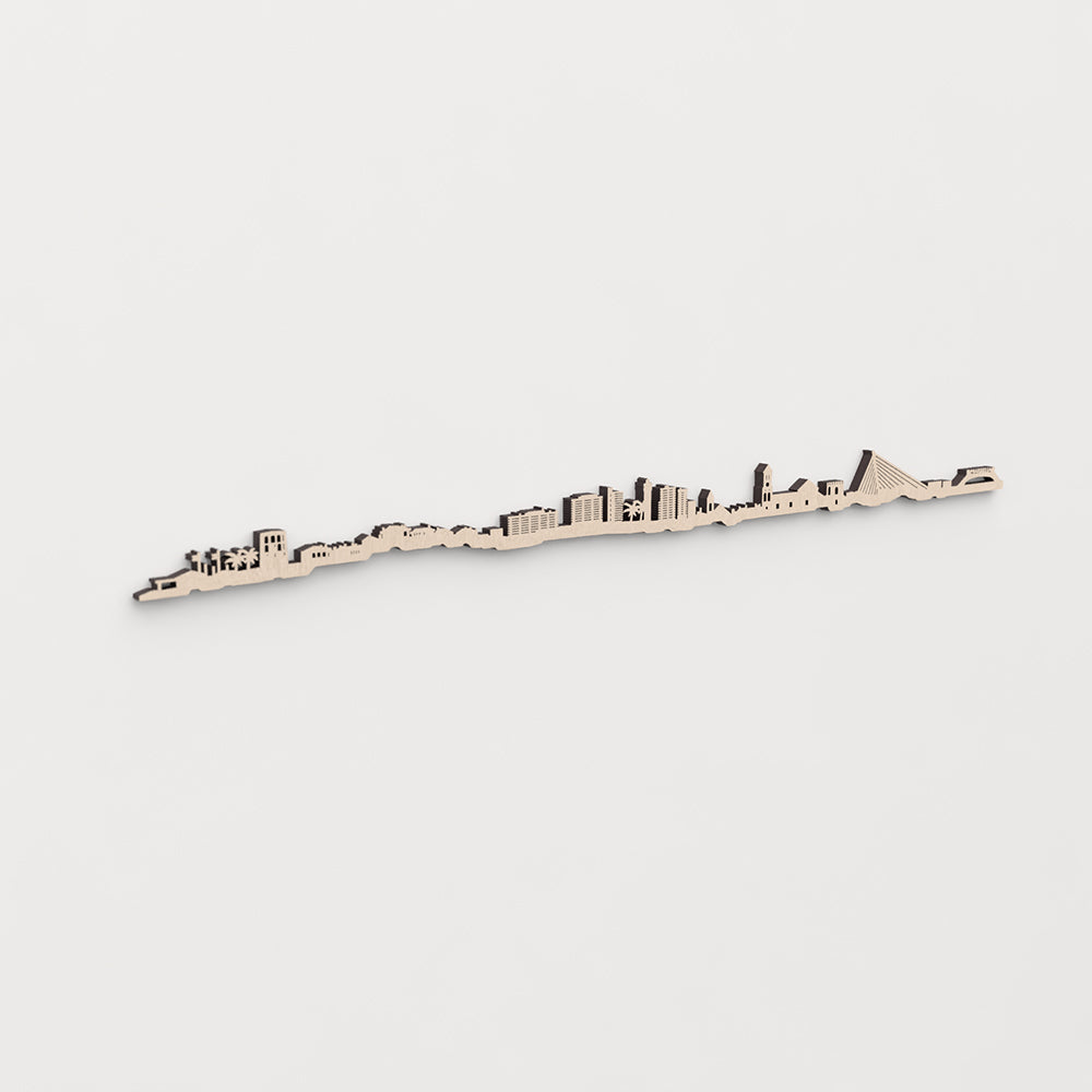 Regalo original: silueta skyline Marbella en madera natural.