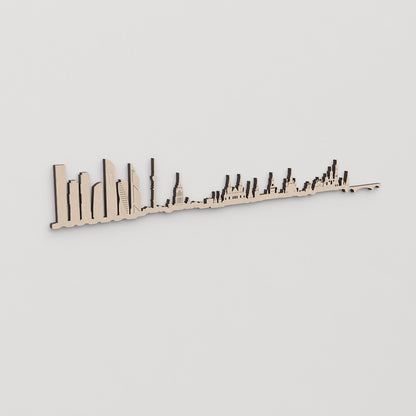 Regalo original: silueta skyline Moscú en madera natural.