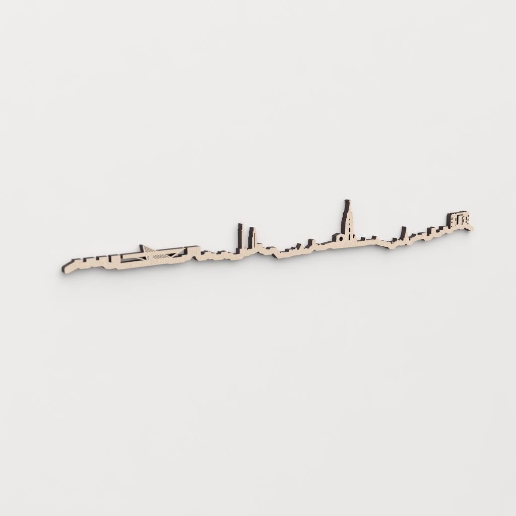 Regalo original: silueta skyline Oviedo en madera natural.