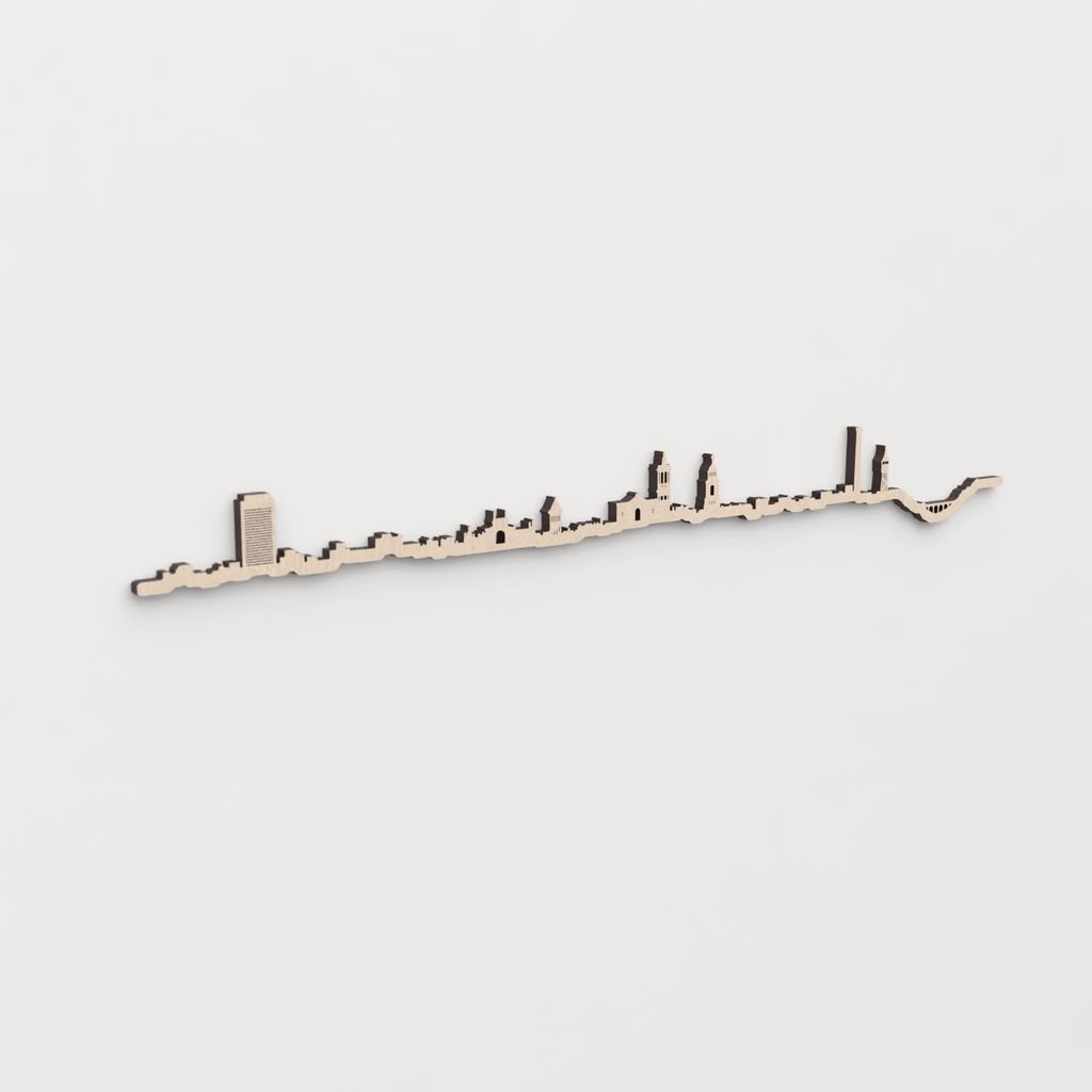 Regalo original: silueta skyline Sabadell en madera natural.