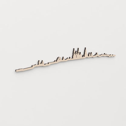 Regalo original: silueta skyline Santiago de Compostela en madera natural.
