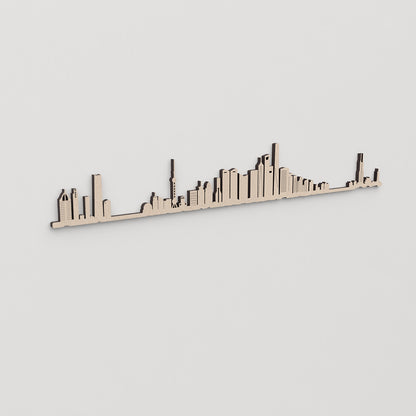Regalo original: silueta skyline Shanghái en madera natural.
