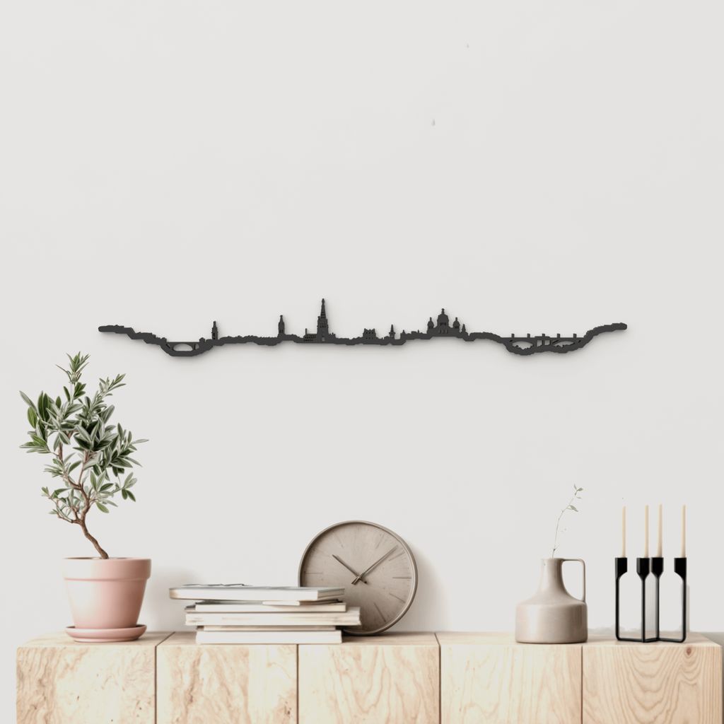 Silueta skyline de Berna en madera color negro para decoración mural.