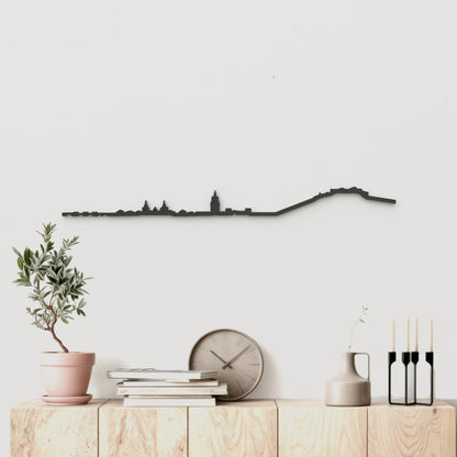 Silueta skyline de Burgo de Osma en madera color negro para decoración mural.