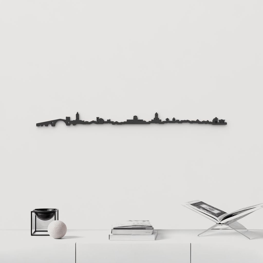 Silueta skyline de Camprodon en madera color negro para decoración mural.