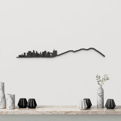 Silueta skyline de Caracas en madera color negro para decoración mural.